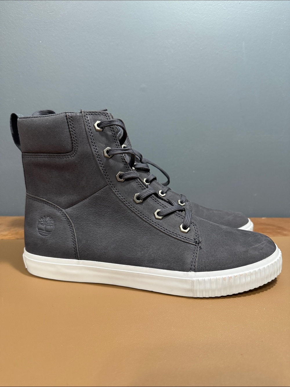 Timberland Women's size 10 Skyla Bay Boots A2C3H dark grey new without box